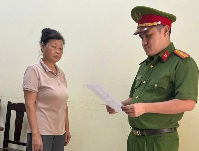 Vụ “ăn chặn” trợ cấp ở Phú Thọ: Khởi tố thủ quỹ và cán bộ y tế Vụ “ăn chặn” trợ cấp ở Phú Thọ: Khởi tố thủ quỹ và cán bộ y tế