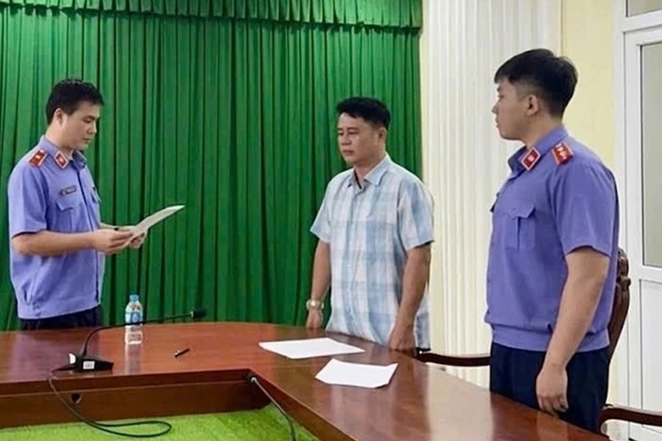 Vụ nữ sinh ở Vĩnh Long tử vong: Hơn 20 cuộc gọi "nhờ vả" Vụ nữ sinh ở Vĩnh Long tử vong: Hơn 20 cuộc gọi "nhờ vả"