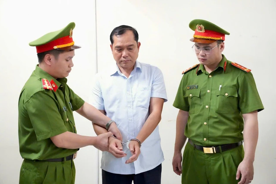 Vụ "xã hội đen" núp bóng doanh nghiệp: Bắt khẩn cấp một phó chủ tịch phường Vụ "xã hội đen" núp bóng doanh nghiệp: Bắt khẩn cấp một phó chủ tịch phường
