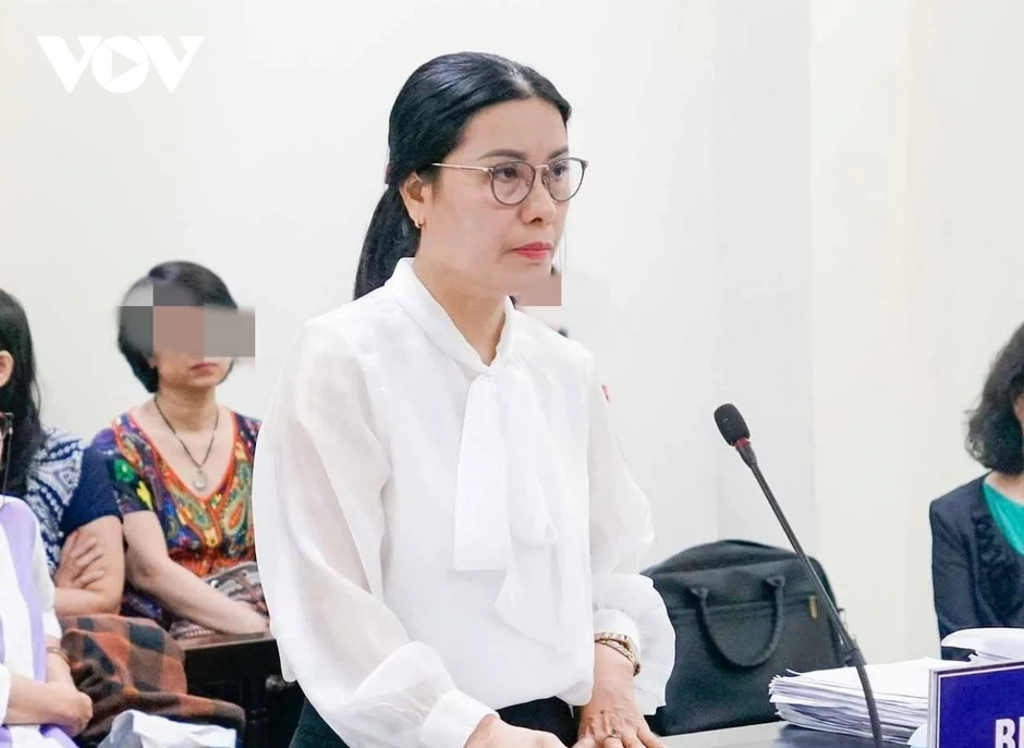 Xét xử cựu hiệu trưởng ở Hà Nội lạm thu tiền dạy thêm Xét xử cựu hiệu trưởng ở Hà Nội lạm thu tiền dạy thêm