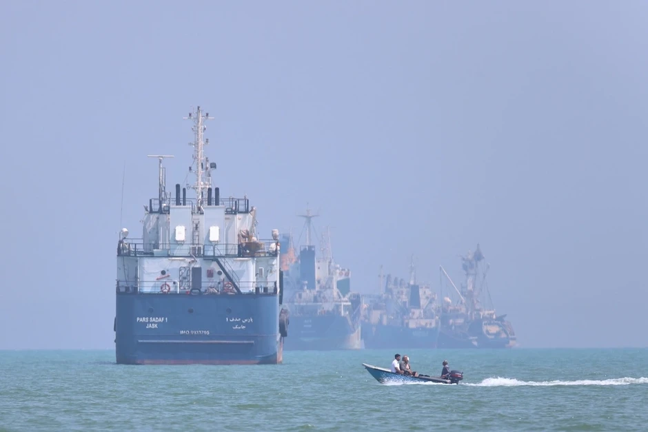 'Ác mộng' dưới đáy tàu dầu sau nhiều tháng kẹt ở Hormuz 'Ác mộng' dưới đáy tàu dầu sau nhiều tháng kẹt ở Hormuz