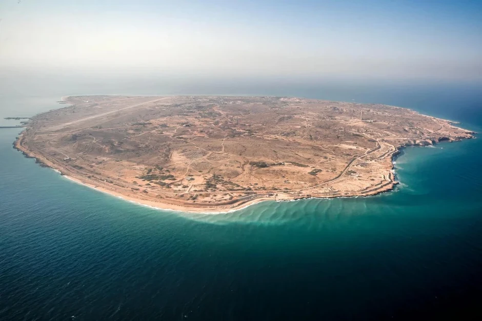 Biết gì về chuỗi 7 hòn đảo - ‘tuyến phòng thủ chính’ của Iran trấn giữ eo biển Hormuz? Biết gì về chuỗi 7 hòn đảo - ‘tuyến phòng thủ chính’ của Iran trấn giữ eo biển Hormuz?