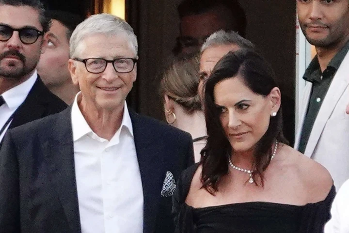 Bill Gates thừa nhận ngọai tình với phụ nữ Nga và mối liên hệ với tỷ phú ấu dâm Jeffrey Epstein
