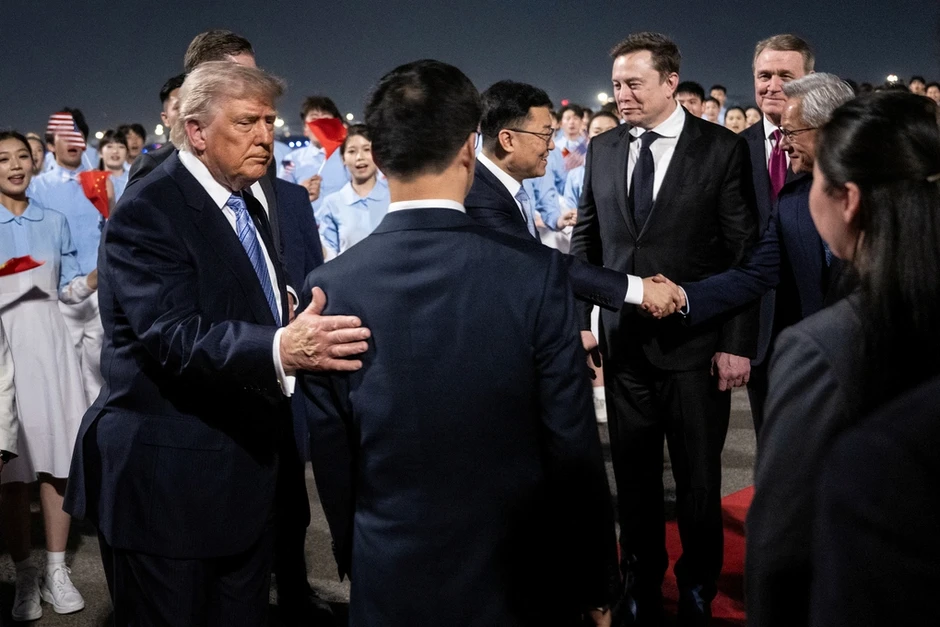 Cách Elon Musk 'gương vỡ lại lành' với ông Trump
