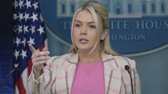 Cách phát ngôn viên Gen Z phản đòn truyền thông để bảo vệ ông Trump