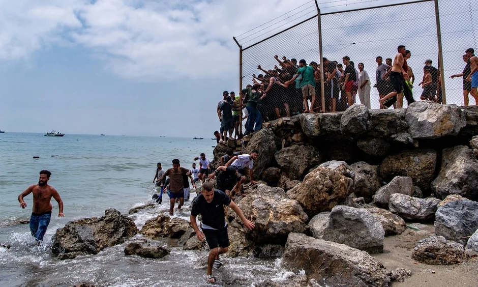 Ceuta - mũi đất thành ngòi nổ di cư của Tây Ban Nha