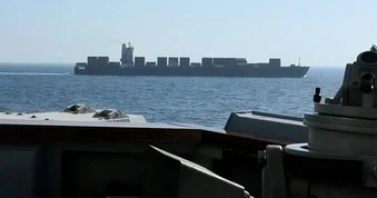 Chiến sự Trung Đông ngày 4-5: Mỹ trả tàu Iran cùng 22 thủy thủ, điều gì đang xảy ra ở Hormuz?
