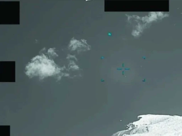 Có gì trong 162 hồ sơ về UFO vừa được Mỹ công bố? Có gì trong 162 hồ sơ về UFO vừa được Mỹ công bố?