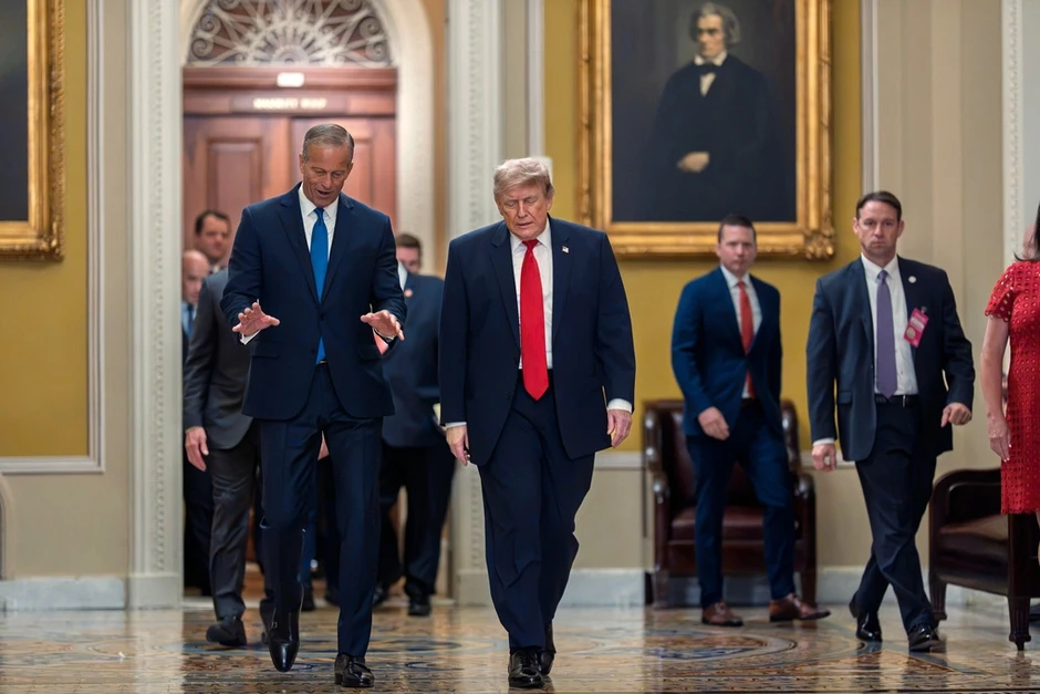 Cuộc họp biến thành màn đấu khẩu giữa ông Trump với phe Cộng hòa Cuộc họp biến thành màn đấu khẩu giữa ông Trump với phe Cộng hòa