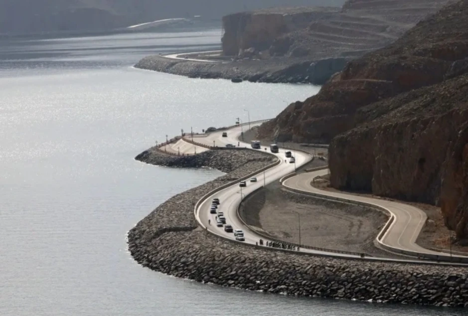 Cuộc sống ở bán đảo cận kề eo biển Hormuz Cuộc sống ở bán đảo cận kề eo biển Hormuz
