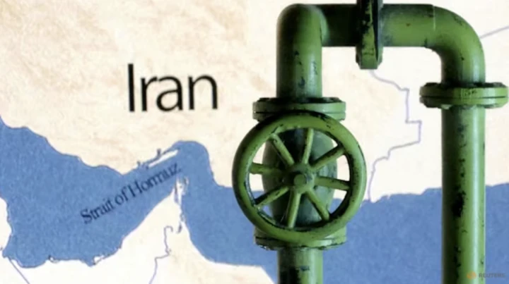 Điểm nghẽn dầu mỏ: 'Tử huyệt' xoay chuyển cuộc xung đột ở Iran Điểm nghẽn dầu mỏ: 'Tử huyệt' xoay chuyển cuộc xung đột ở Iran