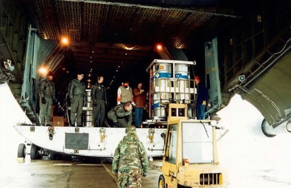 Kịch bản di dời uranium khỏi Iran và bài toán hậu cần của Mỹ Kịch bản di dời uranium khỏi Iran và bài toán hậu cần của Mỹ