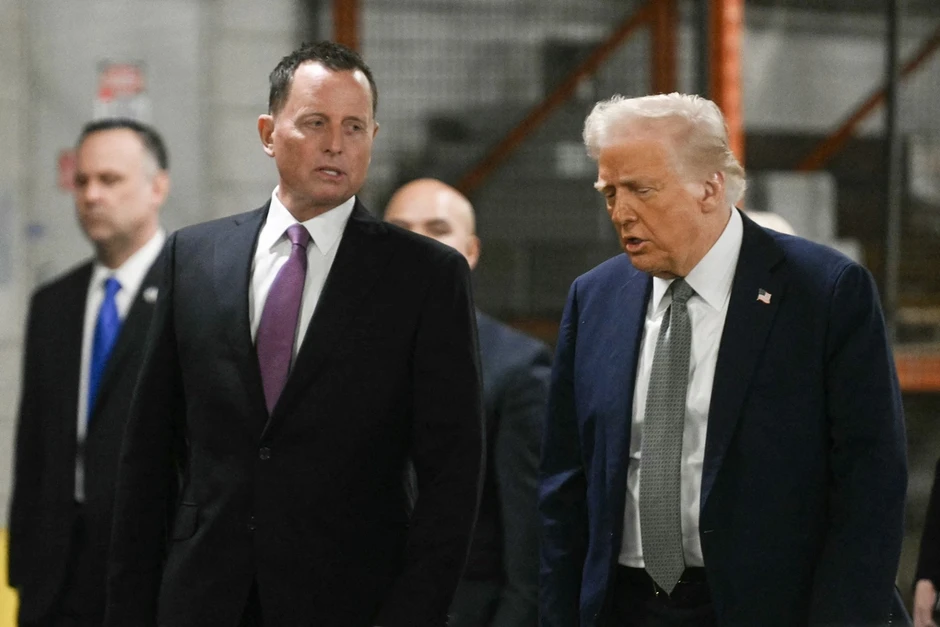 'Mối thù không đội trời chung' giữa hai đồng minh thân cận của ông Trump 'Mối thù không đội trời chung' giữa hai đồng minh thân cận của ông Trump