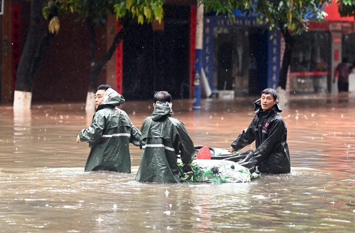 Mưa lớn kỷ lục trong 10 năm qua, Khâm Châu - Trung Quốc ngập kinh hoàng Mưa lớn kỷ lục trong 10 năm qua, Khâm Châu - Trung Quốc ngập kinh hoàng