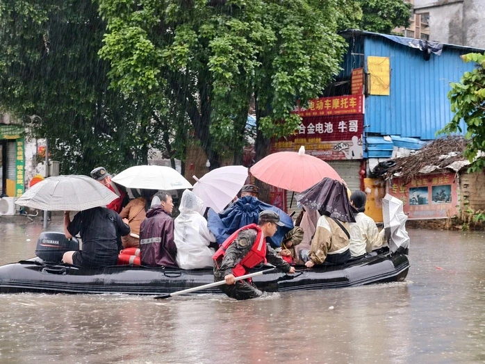 Mưa lớn kỷ lục trong 10 năm qua, Khâm Châu - Trung Quốc ngập kinh hoàng Mưa lớn kỷ lục trong 10 năm qua, Khâm Châu - Trung Quốc ngập kinh hoàng