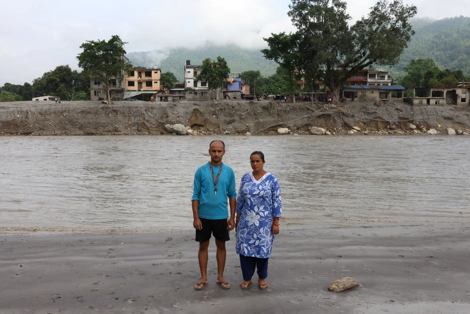 Nơi từng là thị trấn Nepal, nay chỉ còn bùn đất Nơi từng là thị trấn Nepal, nay chỉ còn bùn đất