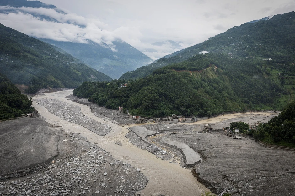 Nơi từng là thị trấn Nepal, nay chỉ còn bùn đất Nơi từng là thị trấn Nepal, nay chỉ còn bùn đất