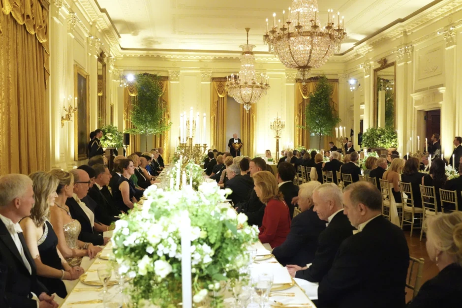 Ông Donald Trump chủ trì quốc yến chiêu đãi Vua Charles III cùng Hoàng hậu Camilla Ông Donald Trump chủ trì quốc yến chiêu đãi Vua Charles III cùng Hoàng hậu Camilla