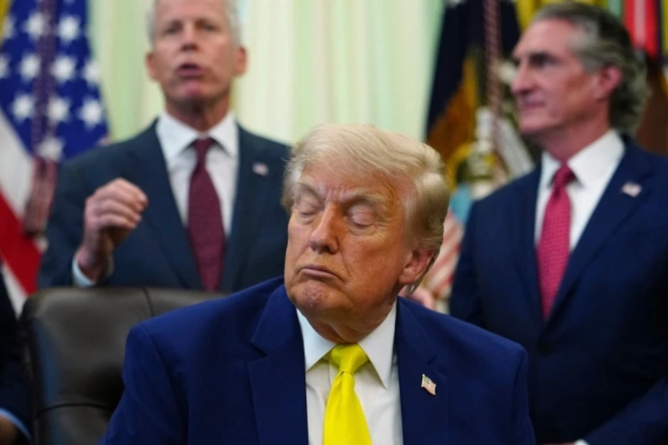 Phong cách làm việc thách thức tuổi 80 của ông Trump Phong cách làm việc thách thức tuổi 80 của ông Trump