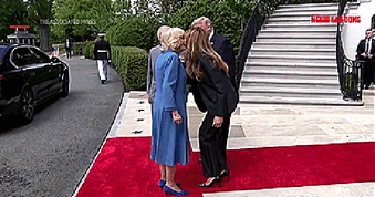 Quà bất ngờ từ ông Donald Trump sau chuyến thăm của Vua Anh Charles III