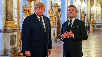 Tòa lâu đài giúp ông Macron níu chân ông Trump