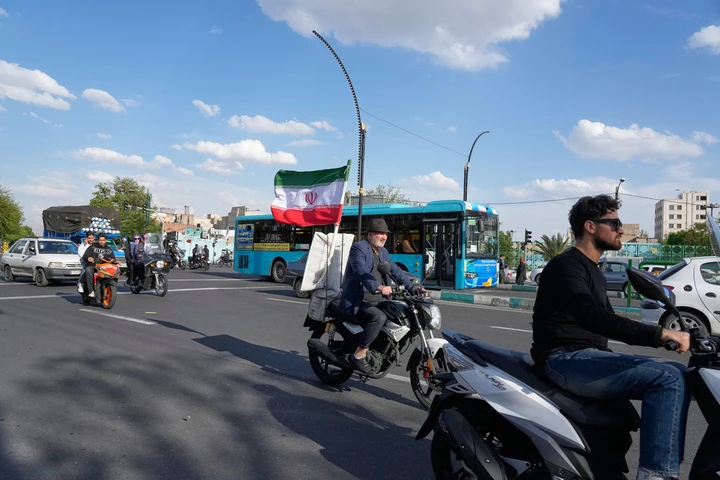 Tổng thống Trump quá tự tin vào chiến lược phong toả sẽ khuất phục Iran? Tổng thống Trump quá tự tin vào chiến lược phong toả sẽ khuất phục Iran?