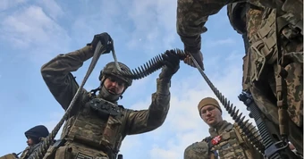 Ukraine trả bao nhiêu để giữ chân ngoại binh ở tiền tuyến?