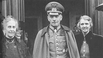 Vì sao âm mưu ám sát&nbsp;Hitler bị bại lộ?