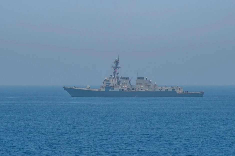 Vụ tấn công tàu hàng khiến eo biển Hormuz và Vịnh Oman 'dậy sóng' Vụ tấn công tàu hàng khiến eo biển Hormuz và Vịnh Oman 'dậy sóng'