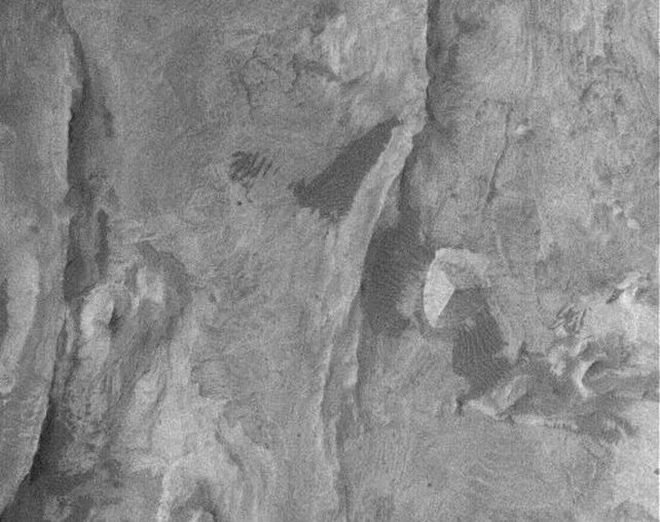 "Kim tự tháp 3 mặt” hiện ra trong ảnh NASA chụp hành tinh khác "Kim tự tháp 3 mặt” hiện ra trong ảnh NASA chụp hành tinh khác