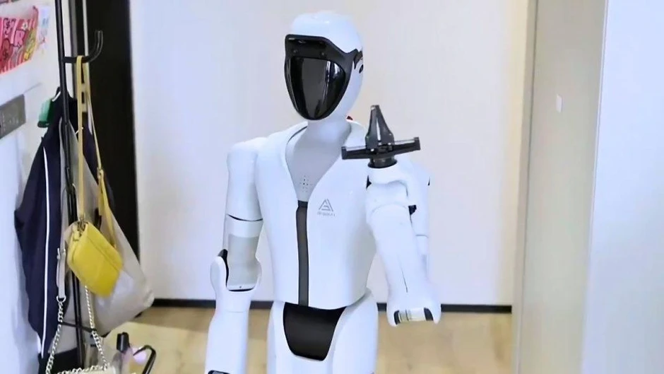 Công ty Trung Quốc đưa 100 robot hình người vào nhà dân để làm giúp việc Công ty Trung Quốc đưa 100 robot hình người vào nhà dân để làm giúp việc