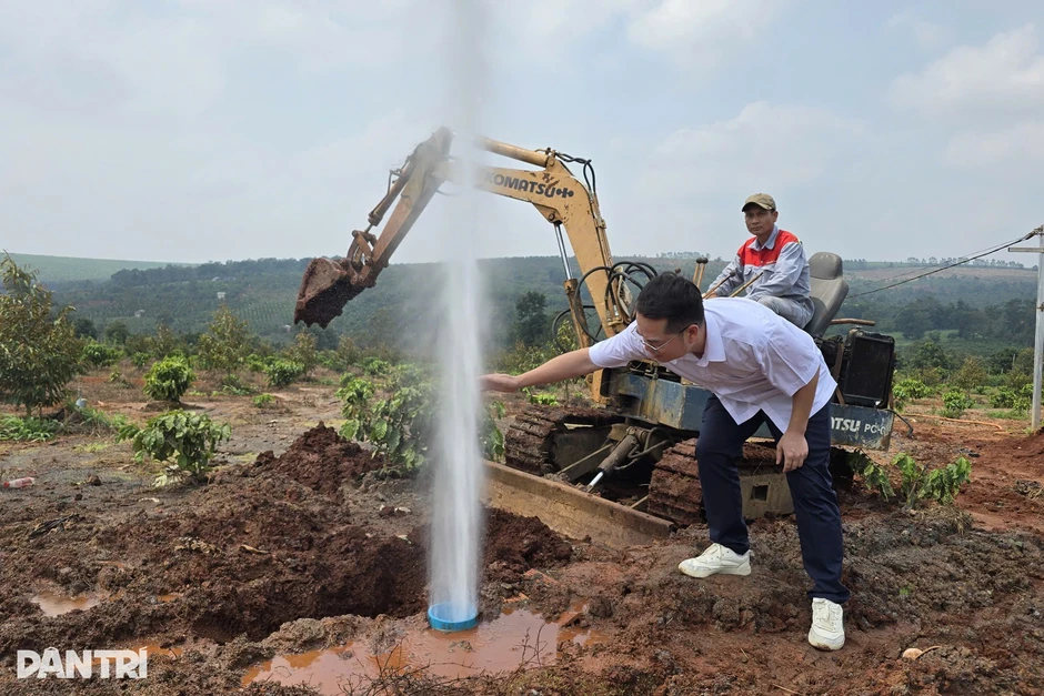 Đề xuất thu hồi CO2 từ giếng khoan phun khí và nước như vòi rồng Đề xuất thu hồi CO2 từ giếng khoan phun khí và nước như vòi rồng