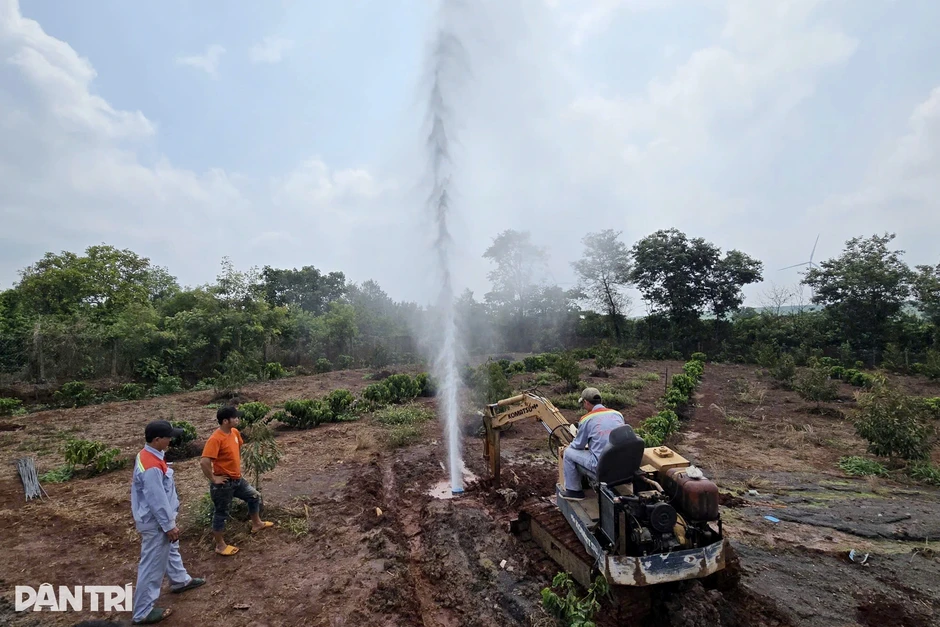 Đề xuất thu hồi CO2 từ giếng khoan phun khí và nước như vòi rồng Đề xuất thu hồi CO2 từ giếng khoan phun khí và nước như vòi rồng