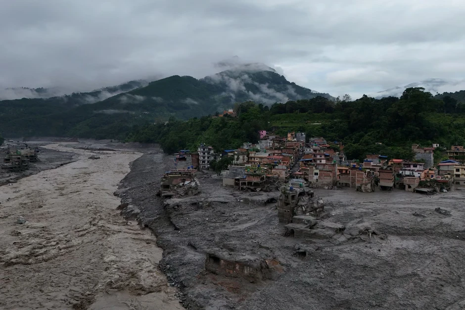 Giới khoa học cảnh báo dạng thảm họa ít được biết đến sau lũ quét ở Nepal Giới khoa học cảnh báo dạng thảm họa ít được biết đến sau lũ quét ở Nepal