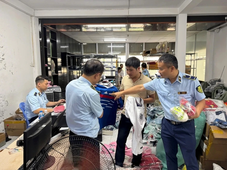 Hàng giả trên mạng đặt ra yêu cầu mới về bảo vệ quyền sở hữu trí tuệ Hàng giả trên mạng đặt ra yêu cầu mới về bảo vệ quyền sở hữu trí tuệ