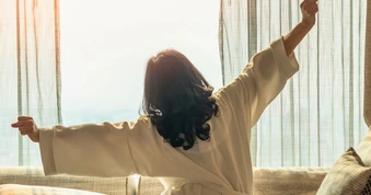 Khoa học lý giải vì sao bạn thức dậy vài phút trước khi chuông báo thức reo