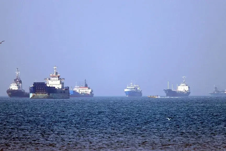 Nguy cơ "siêu lây lan" sinh học từ hàng nghìn tàu thuyền kẹt tại Hormuz Nguy cơ "siêu lây lan" sinh học từ hàng nghìn tàu thuyền kẹt tại Hormuz