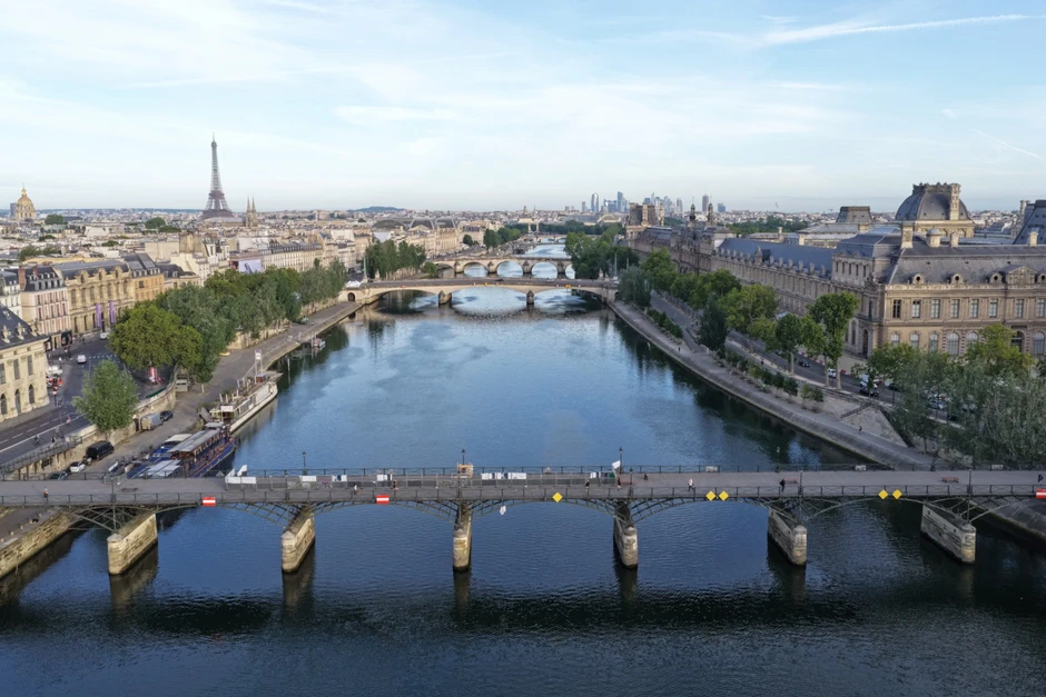 Paris chi hàng tỷ euro biến sông Seine thành “điều hòa” ra sao? Paris chi hàng tỷ euro biến sông Seine thành “điều hòa” ra sao?