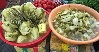 Ra chợ gặp loại dưa muối này tuyệt đối không nên mua