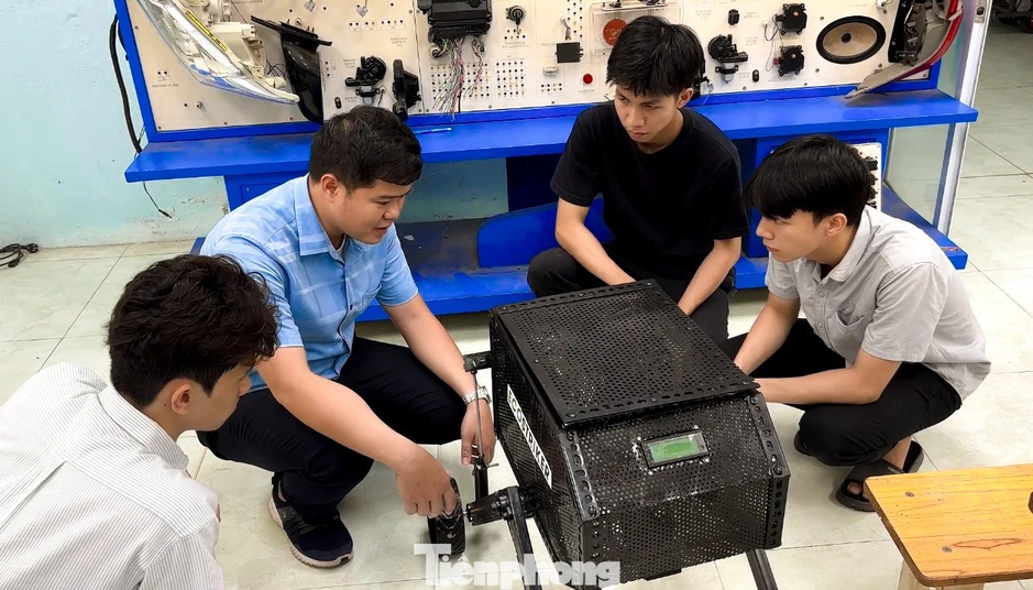 Sinh viên Đà Nẵng sáng tạo robot, AI vì cộng đồng Sinh viên Đà Nẵng sáng tạo robot, AI vì cộng đồng