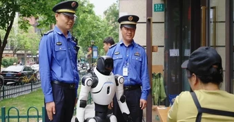 Trung Quốc sử dụng robot hình người để quản lý đô thị
