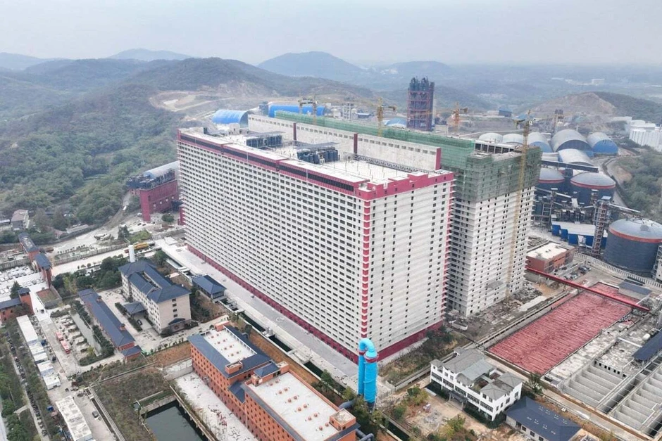 Trung Quốc xây "chung cư" 26 tầng nuôi 1,2 triệu con lợn mỗi năm Trung Quốc xây "chung cư" 26 tầng nuôi 1,2 triệu con lợn mỗi năm