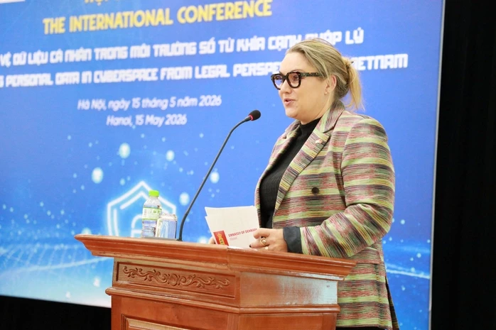 Trường ĐH Luật TPHCM cùng chuyên gia quốc tế luận bàn về "tài sản" dữ liệu cá nhân Trường ĐH Luật TPHCM cùng chuyên gia quốc tế luận bàn về "tài sản" dữ liệu cá nhân