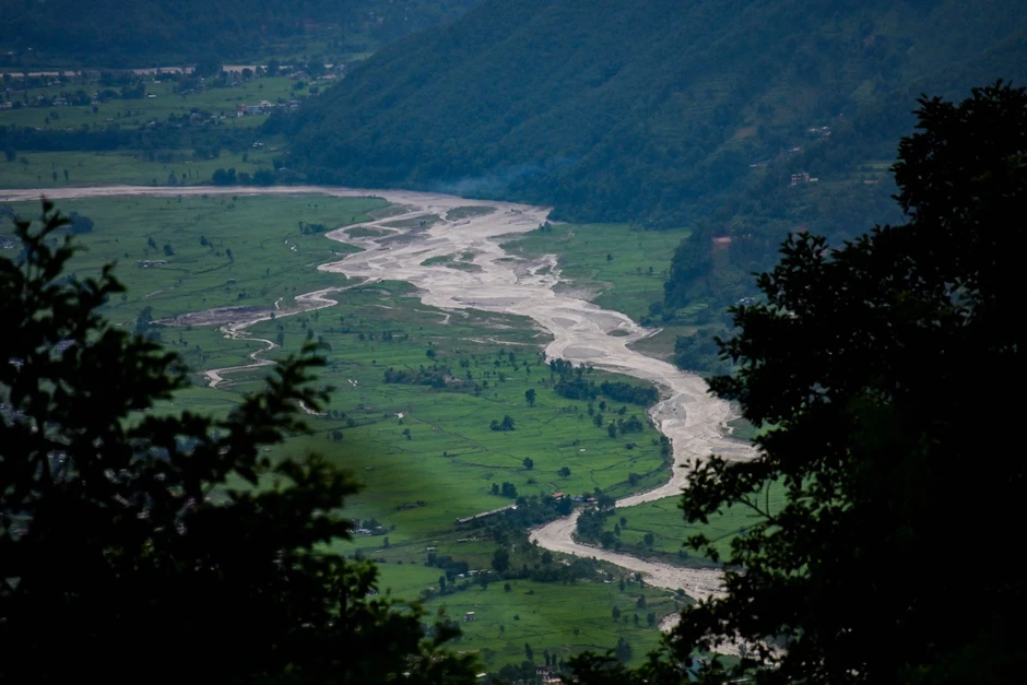 Vì sao dòng lũ ở Nepal được ví như “bê tông lỏng”? Vì sao dòng lũ ở Nepal được ví như “bê tông lỏng”?