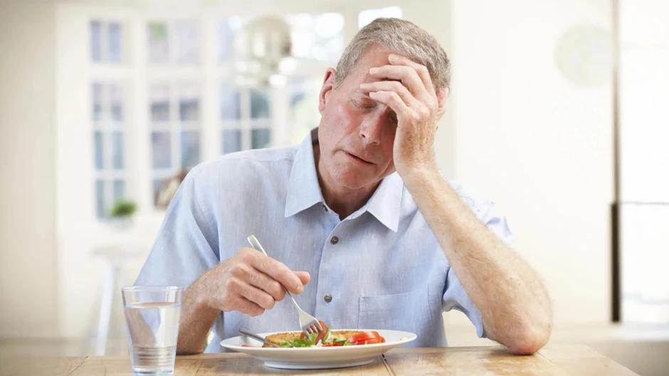 Vì sao nhiều người chán ăn khi bị ốm? Vì sao nhiều người chán ăn khi bị ốm?