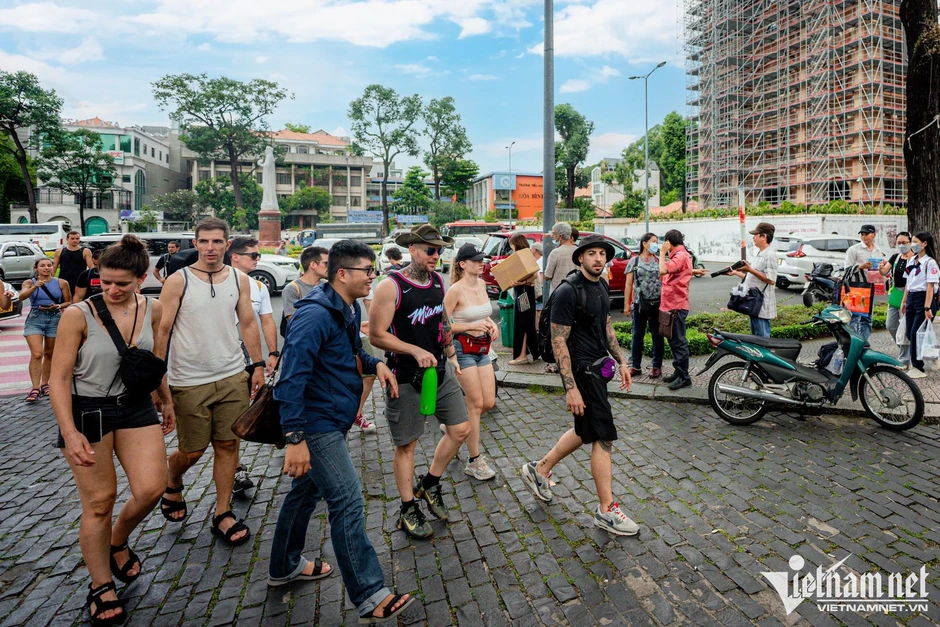 16.000 tỷ đồng ‘chảy’ vào túi người Việt, Airbnb vẫn gây tranh cãi 16.000 tỷ đồng ‘chảy’ vào túi người Việt, Airbnb vẫn gây tranh cãi