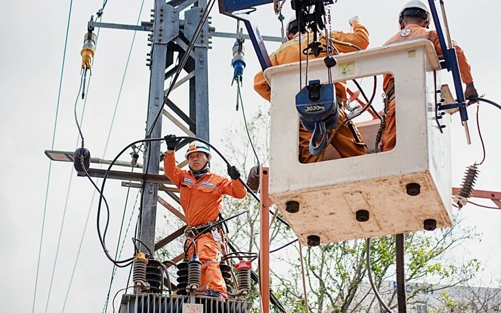 Áp lực điện tăng mạnh, Bộ Công Thương kêu gọi tiết kiệm điện giờ cao điểm Áp lực điện tăng mạnh, Bộ Công Thương kêu gọi tiết kiệm điện giờ cao điểm