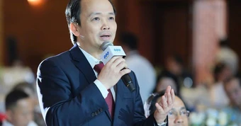 Bất ngờ xuất hiện, Chủ tịch FLC Trịnh Văn Quyết cất lời bài hát "Còn thương nhau thì về"