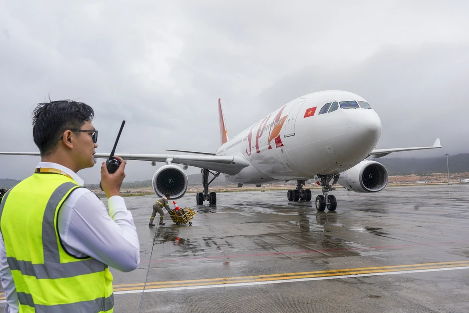 Bên trong buồng lái máy bay thân rộng đầu tiên của Sun PhuQuoc Airways Bên trong buồng lái máy bay thân rộng đầu tiên của Sun PhuQuoc Airways