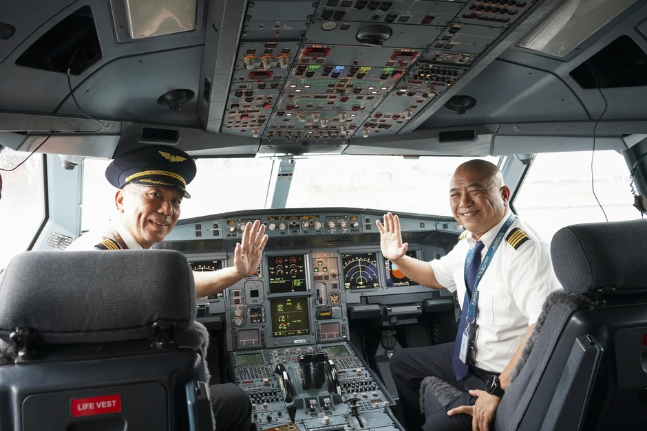 Bên trong buồng lái máy bay thân rộng đầu tiên của Sun PhuQuoc Airways Bên trong buồng lái máy bay thân rộng đầu tiên của Sun PhuQuoc Airways